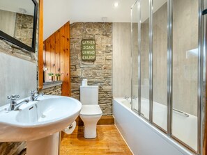 Bathroom - 2 Bed in Liskeard (oc-04708) (Menheniot)