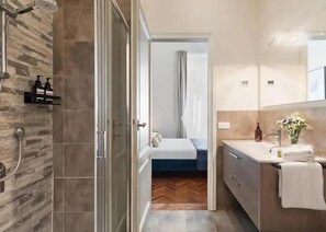 Comfort-Dreibettzimmer | Badezimmer