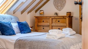 3 bedrooms, iron/ironing board, travel cot, free WiFi - 3 Bed in Bude (oc-woott) (Poundstock)