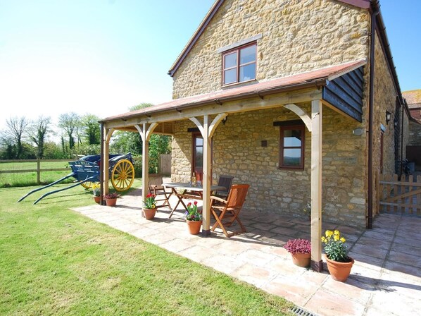 Outdoor dining - 1 Bed in Gillingham (oc-wagco) (Kington Magna)