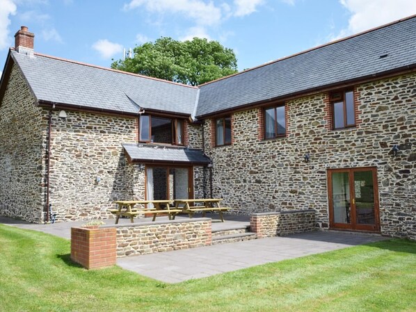 Exterior - 5 Bed in Bideford (oc-telod) (Bideford)