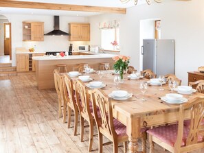 Dining - 5 Bed in Bideford (oc-telod) (Bideford)