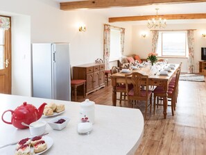 Dining - 5 Bed in Bideford (oc-telod) (Bideford)