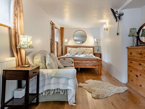 6 Schlafzimmer, Reisekinderbett, kostenloses WLAN, Bettwäsche