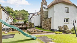 Property grounds - 6 Bed in Winkleigh (oc-furfa) (Iddesleigh)
