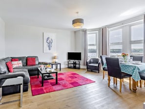 Living area - 2 Bed in Bideford (oc-3gabl) (Appledore)