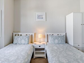 Room - 2 Bed in Bideford (oc-3gabl) (Appledore)