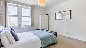 2 室のベッドルーム、旅行用ベビーベッド、WiFi (無料)