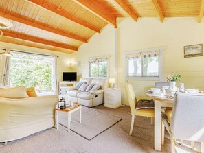 Living area - 2 Bed in Bideford (oc-bitfl) (Woolfardisworthy)