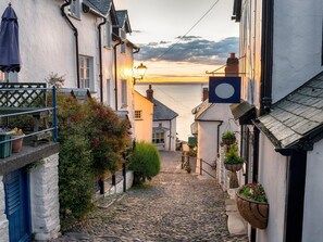 Property grounds - 2 Bed in Bideford (oc-bitfl) (Woolfardisworthy)