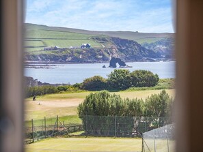Sports court - 2 Bed in Kingsbridge (oc-wdelv) (Thurlestone Sands)