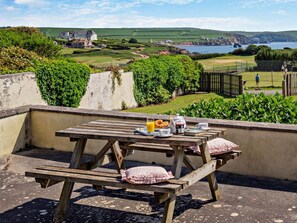 Outdoor dining - 2 Bed in Kingsbridge (oc-edelv) (Thurlestone Sands)