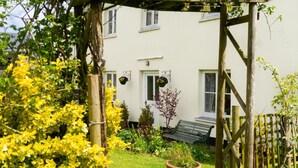 Property grounds - 4 Bed in Barnstaple (oc-05560) (Kentisbury)