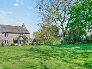 Property grounds - 2 Bed in Wadebridge (oc-jobes) (Chapel Amble)