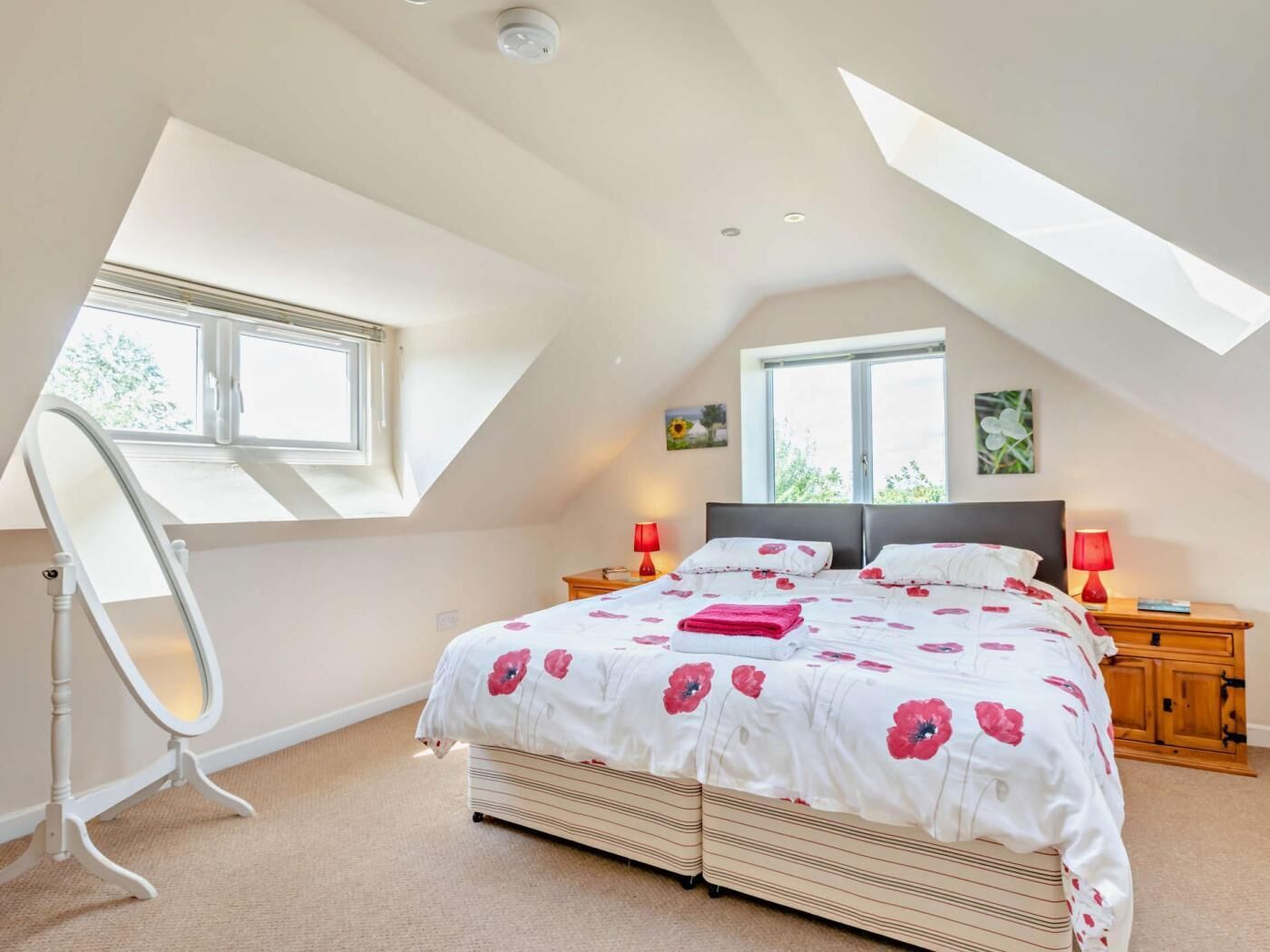 3 bedrooms, free WiFi, bed sheets