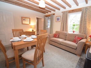 Dining - 2 Bed in Camelford (oc-hesun) (Lanteglos)