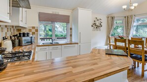 Unclassified image, 3 of 14, button - 3 Bed in Okehampton (oc-06199) (Okehampton Hamlets)