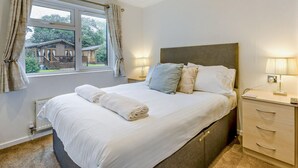 Unclassified image, 5 of 14, button - 3 Bed in Okehampton (oc-06199) (Okehampton Hamlets)