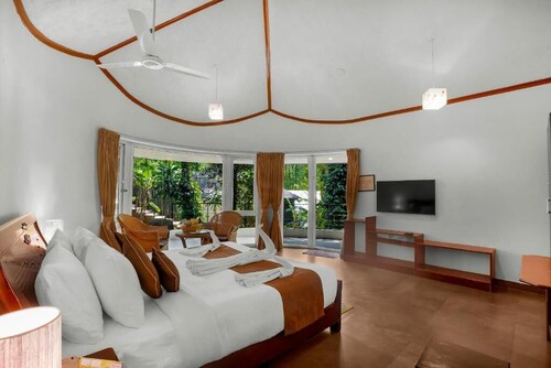 WOW Bison Woods Veg Resort Yercaud