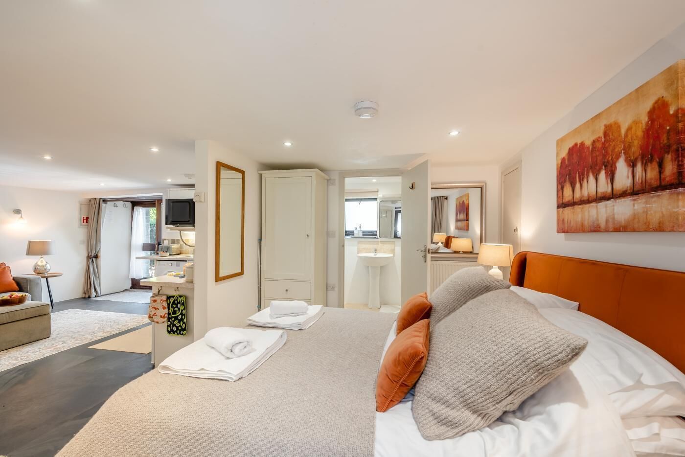 1 chambre, lit parapluie, Wi-Fi gratuit, draps fournis