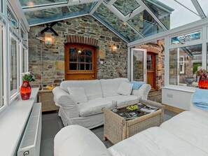 Living area - 1 Bed in Callington (oc-fouba) (Lower Metherell)