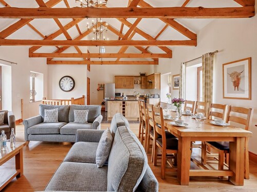 4 Bed in Launceston (oc-brhig)
