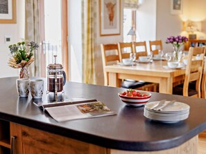 Dining - 4 Bed in Launceston (oc-brhig) (Launceston)