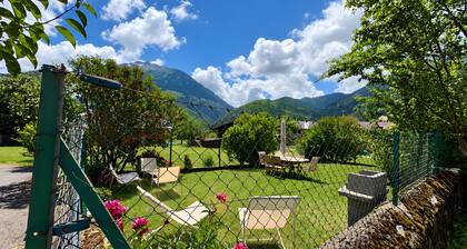 La Grange des Lilas – Garden, Wifi & Parking in the Heart of the Mountains