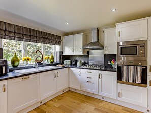 Private kitchen - 4 Bed in Bideford (oc-nilga) (Bideford)