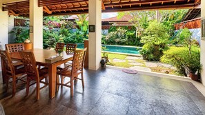 Outdoor dining - Villa Pandan by Beranda di Bali (Badung Regency)