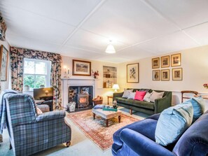 TV, fireplace - 3 Bed in Elgin (oc-oldfh) (Elgin)