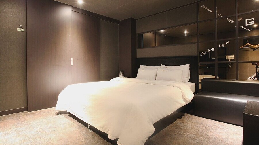 Luxury G Motel
