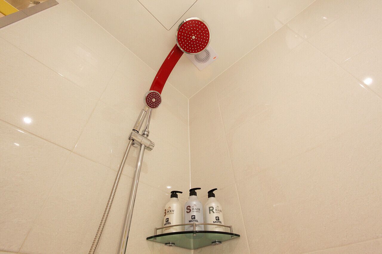 Standard Double Room | Bathroom