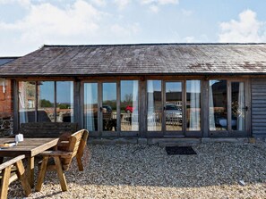 Outdoor dining - 3 Bed in Umberleigh (oc-09092) (Umberleigh)