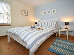 Travel cot, free WiFi, bed sheets - 2 Bed in Bideford (oc-cockl) (Appledore)