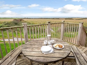 Outdoor dining - 4 Bed in Penzance (oc-romba) (Lamorna)