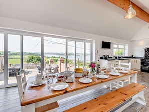 Dining - 11 Bed in Bideford (oc-redla) (Instow)