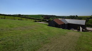 Property grounds - 2 Bed in Barnstaple (oc-gcows) (Marwood)