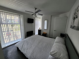 1 bedroom, iron/ironing board, WiFi (free), bed sheets