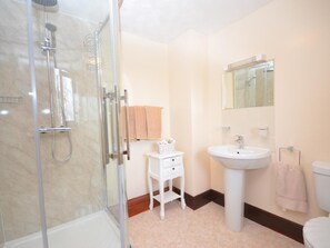 Towels - 2 Bed in Bideford (oc-infcb) (Westleigh)