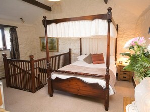 2 bedrooms, travel cot, free WiFi, bed sheets - 2 Bed in Bideford (oc-infcb) (Westleigh)