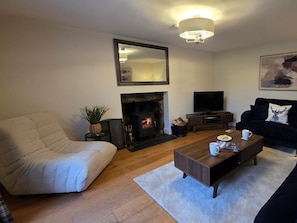 TV, fireplace - 2 Bed in Lairg (oc-su301) (Culkein Drumbeg)