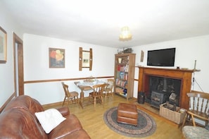 TV, fireplace - 3 Bed in Lairg (oc-su303) (Baddidarach)