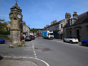Onsite parking - 2 Bed in West Linton (oc-pb71m) (West Linton)