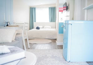 Iron/ironing board, WiFi, bed sheets - Designer Studio with Private Terrace & Bosphorus View  Near Taksim Metro (İstanbul)