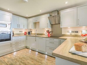Private kitchen - 2 Bed in Bideford (oc-seasa) (Westward Ho!)