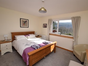 3 Schlafzimmer, Reisekinderbett, kostenloses WLAN, Bettwäsche