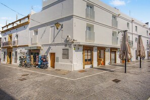 Exterior - Apartment 'Suite Plaza Conil' with Sea View, Wi-Fi and Air Conditioning (Conil de la Frontera)