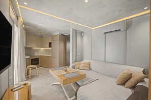 TV - Apartment 'Suite Plaza Conil' with Sea View, Wi-Fi and Air Conditioning (Conil de la Frontera)