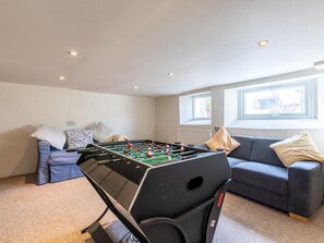 Game room - 3 Bed in Bideford (oc-insbr) (Instow)